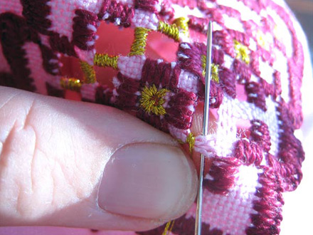 Barrette à simple surjet.
