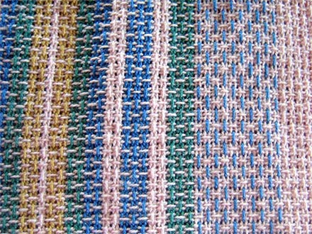 Tissage : Entièrement en grain d'orge ajour.