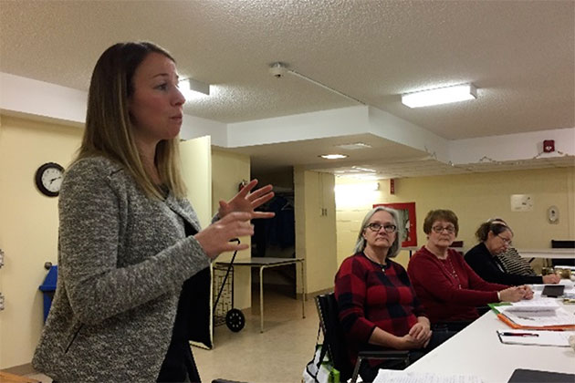 Conférence de Mme Annie Parenteau, travailleuse sociale au maintien à domicile du CLSC de Drummondville, auprès du Cercle St-Simon.